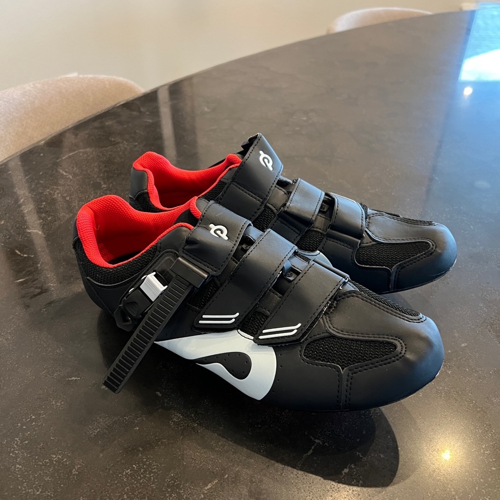 Peloton Cycling Shoes, almost new!